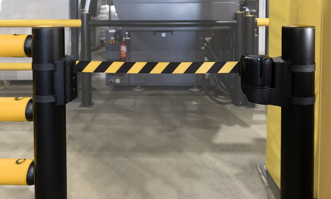 Retractable Barrier - Image 17