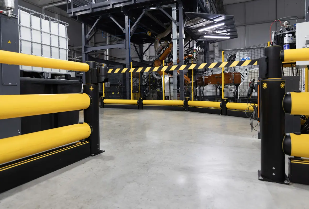 Retractable Barrier - Image 12