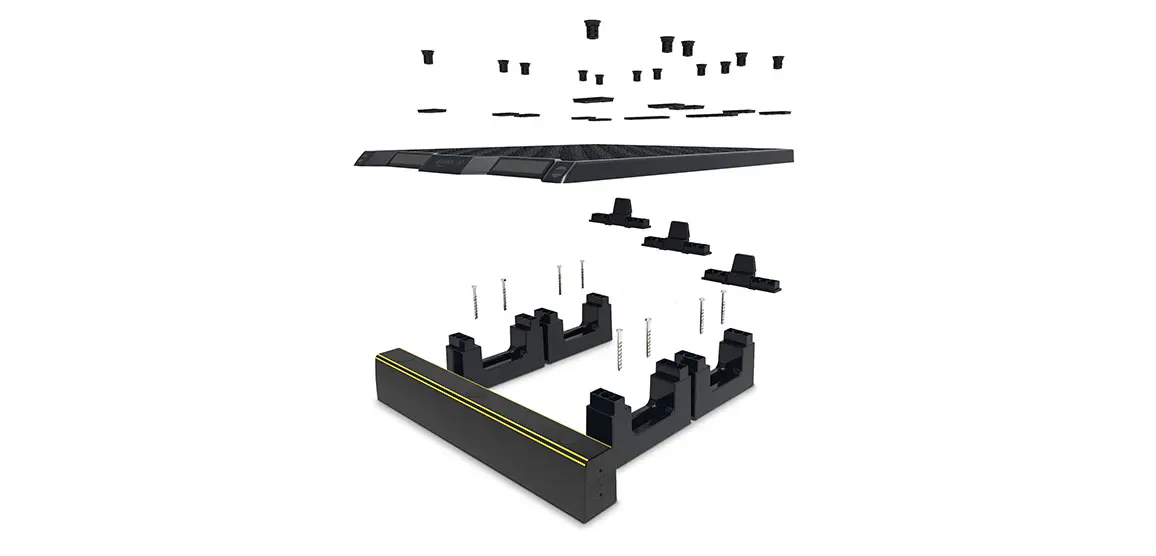 Under Guard - Image 10